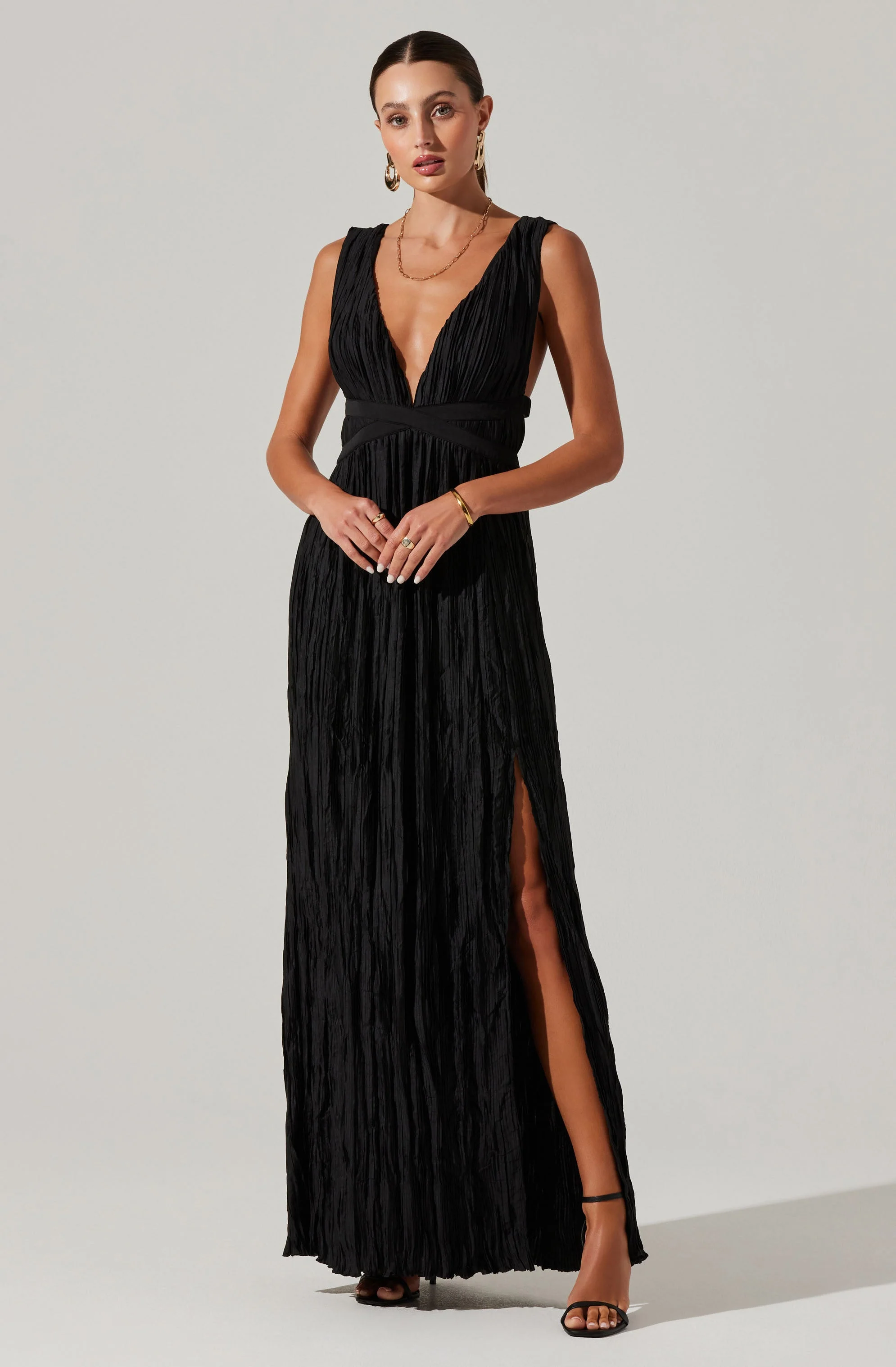 Tesni Pleated Maxi Dress