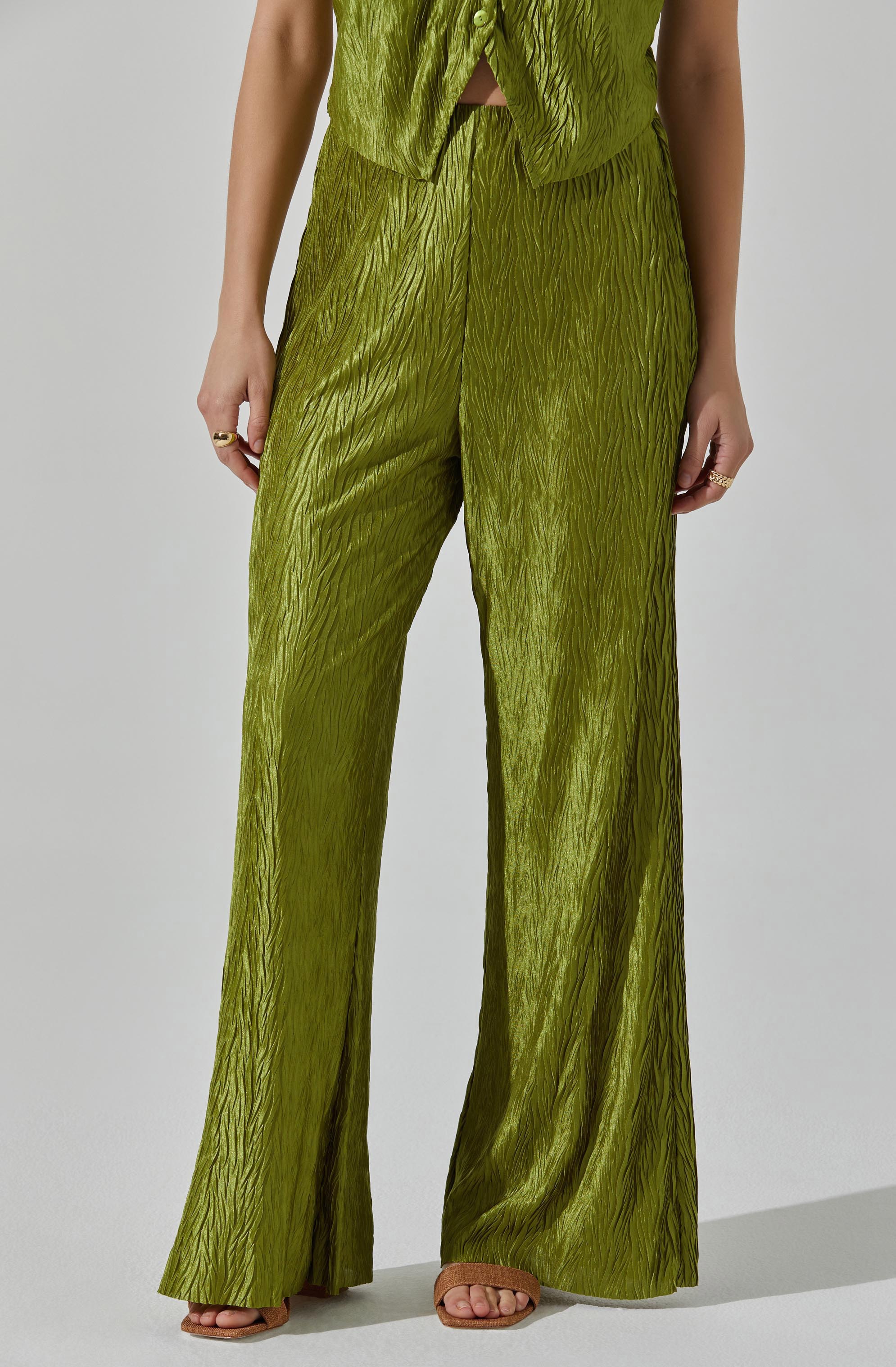 Wide Leg Plisse Pants