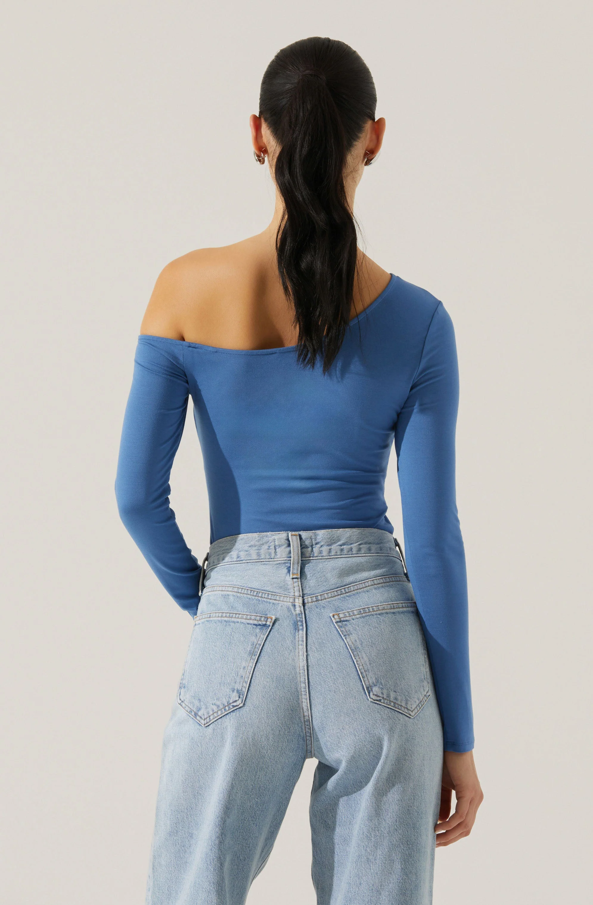 Kora Twist Front Top