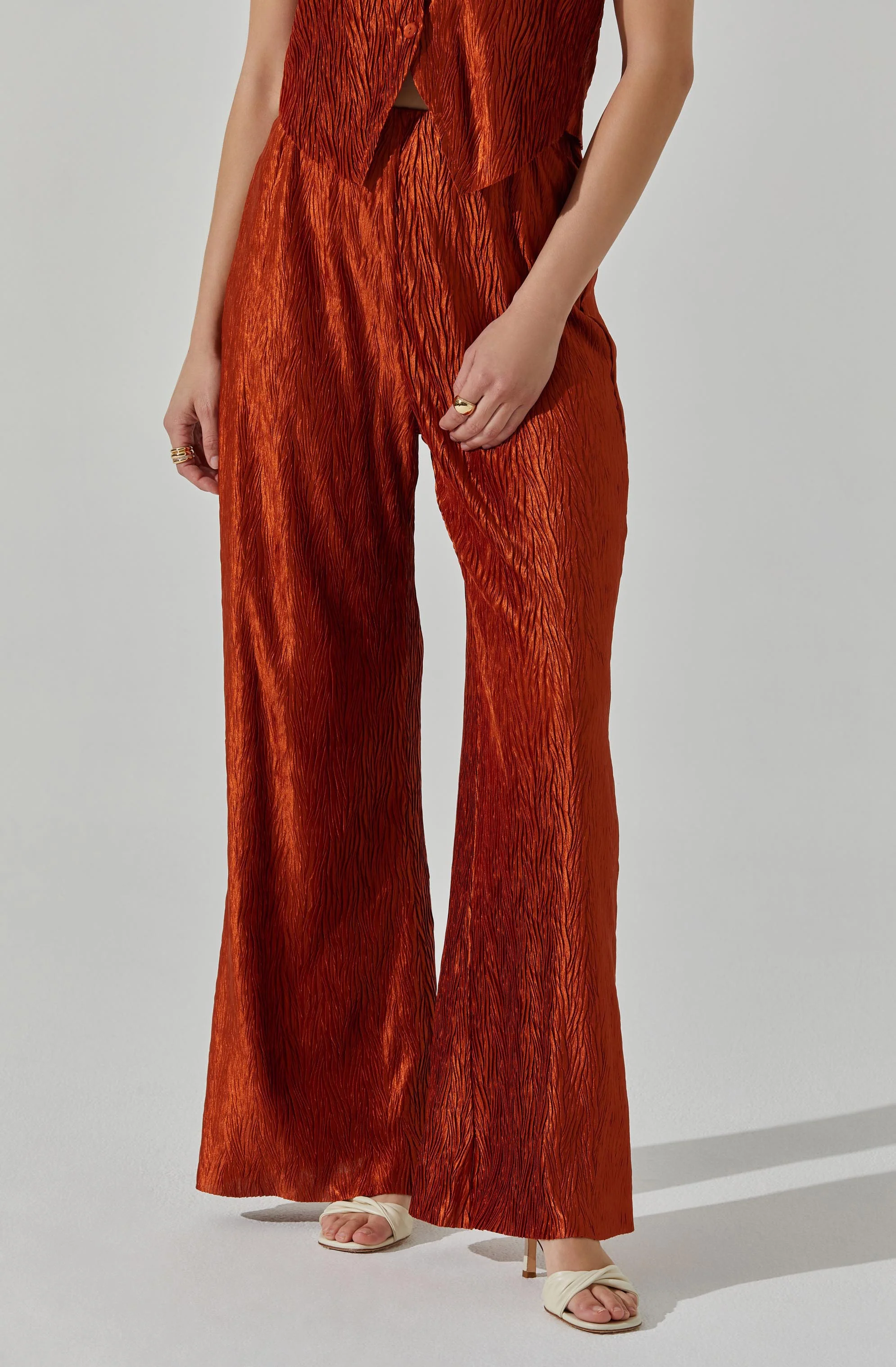 Wide Leg Plisse Pants