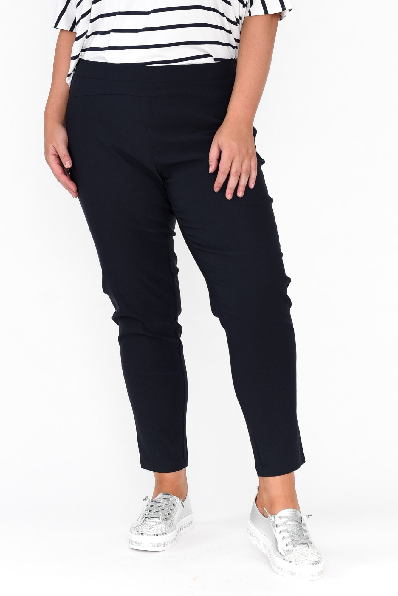 Olympia Navy Straight 7/8 Pant