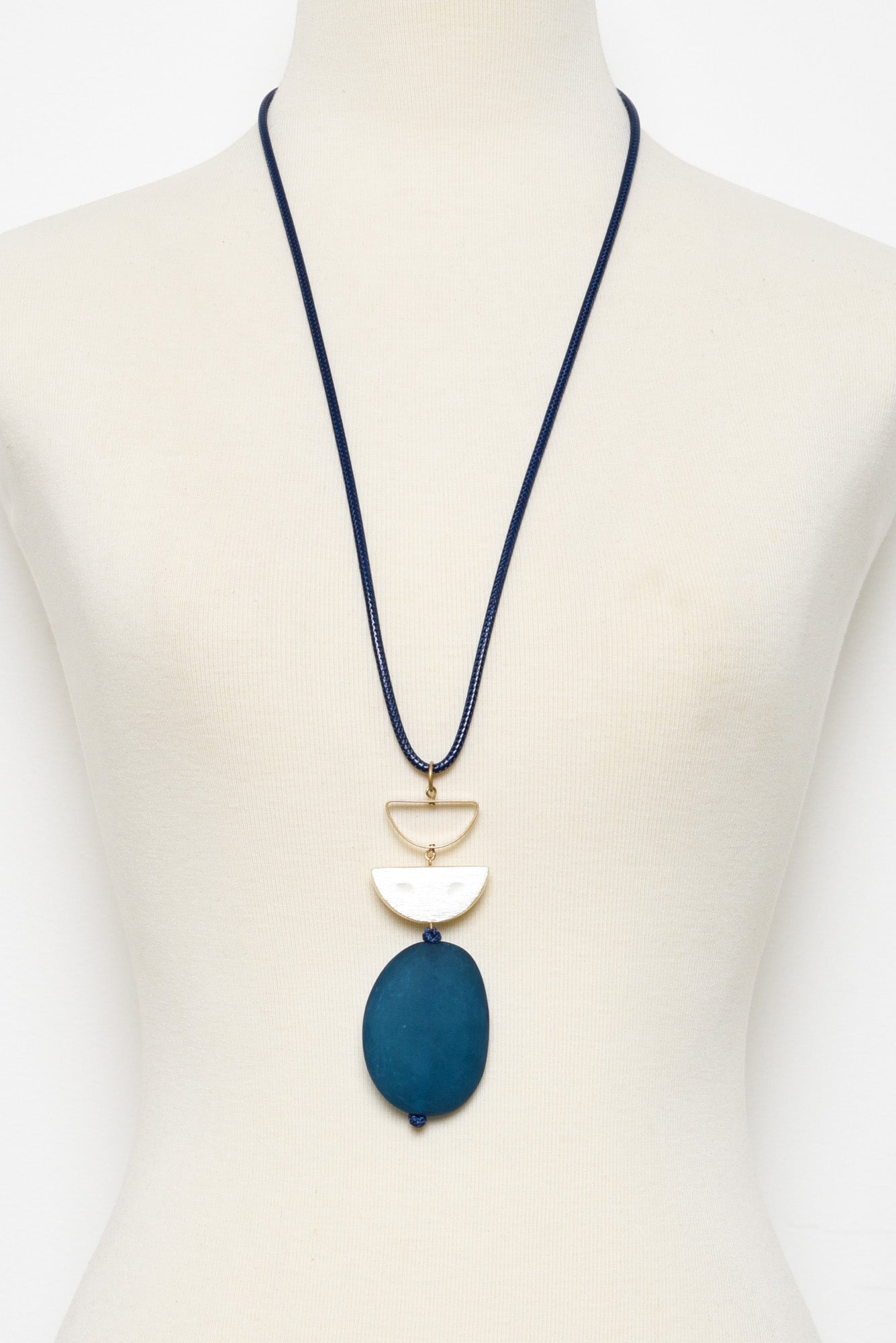 Aldina Blue Pendant Necklace