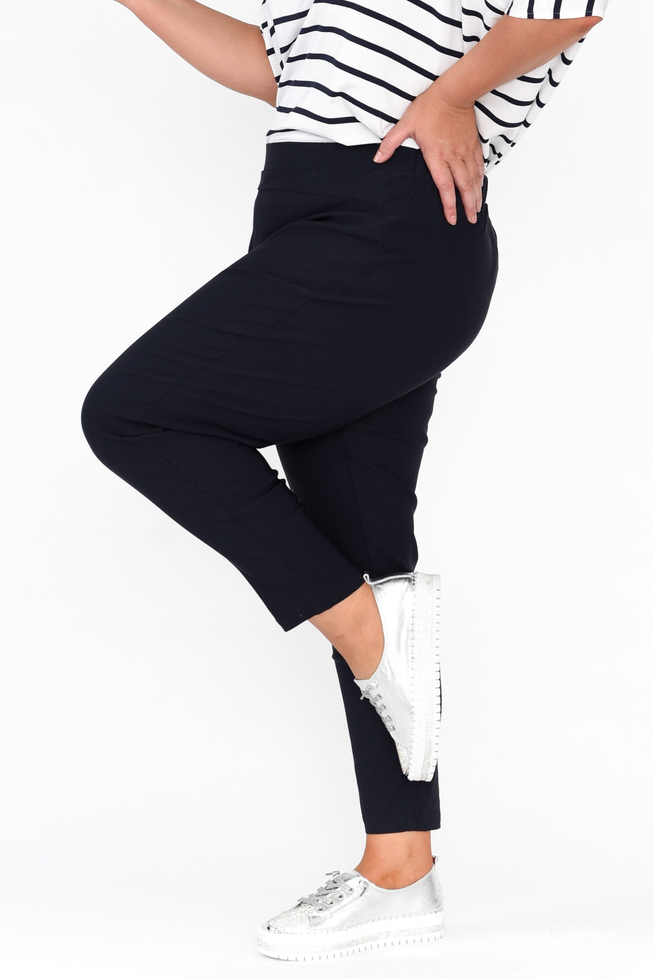 Olympia Navy Straight 7/8 Pant