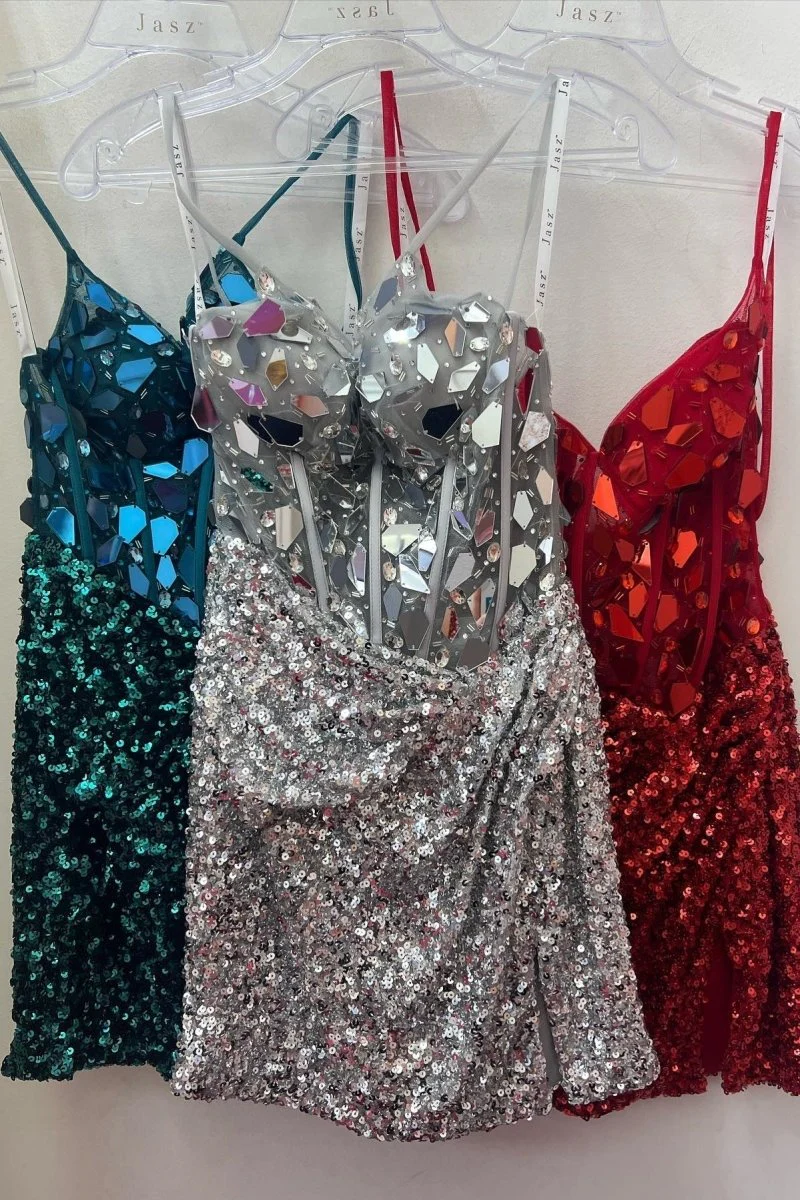 Nelly | Red Mirror-Cut Sequins Halter Sheath V Neck Homecoming Dress