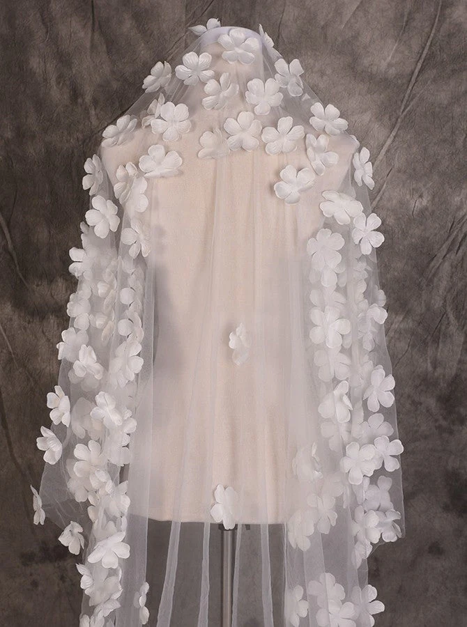 Cute Lace Flower Appliques One Tier Cut Edge Wedding Veil