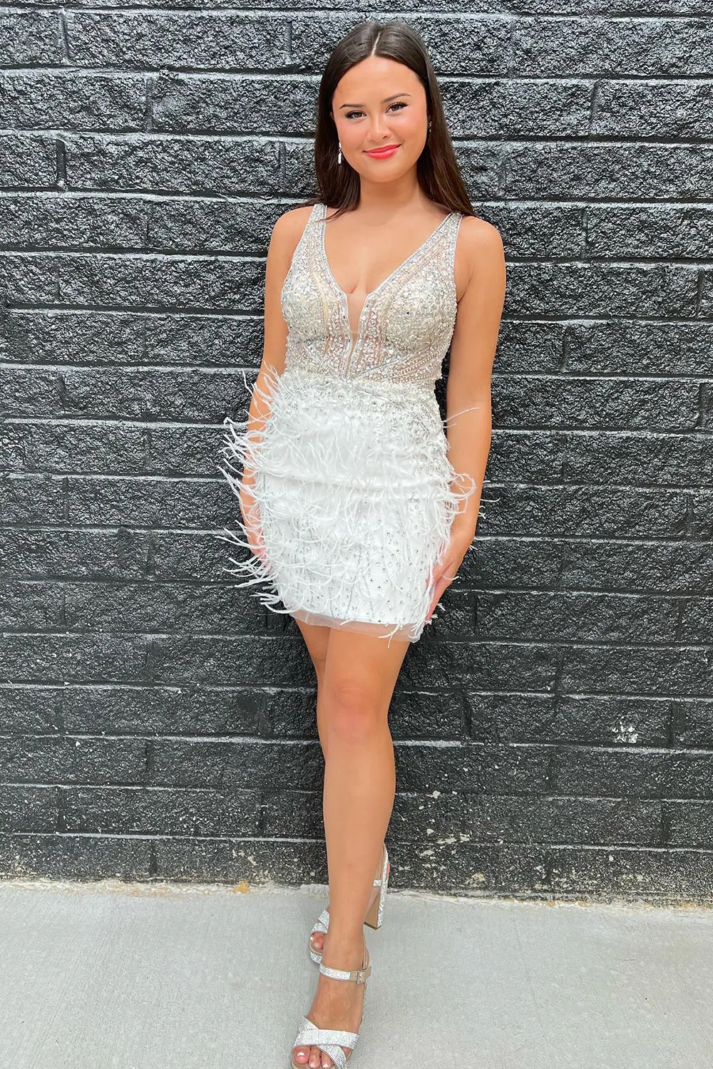 Lorenza | Sheath Satin V neck Feathers Red Short Homecoming Dress