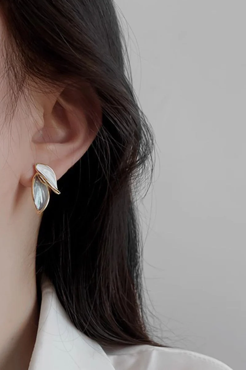 Leaf Stud Earrings Gold