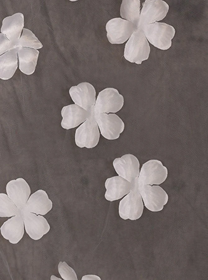 Cute Lace Flower Appliques One Tier Cut Edge Wedding Veil