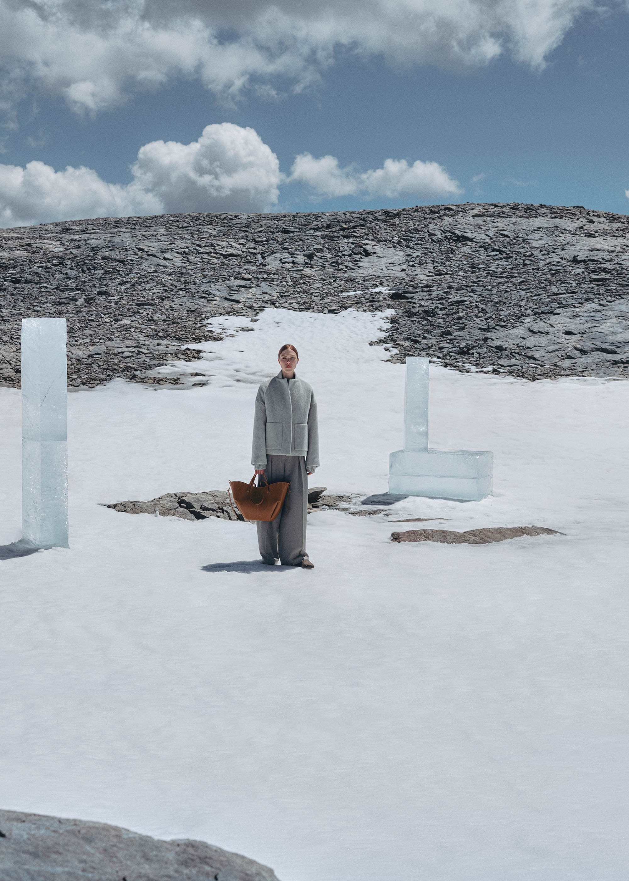 Cyme Textured Camel Tote | Structured, Elegant & Everyday Ready