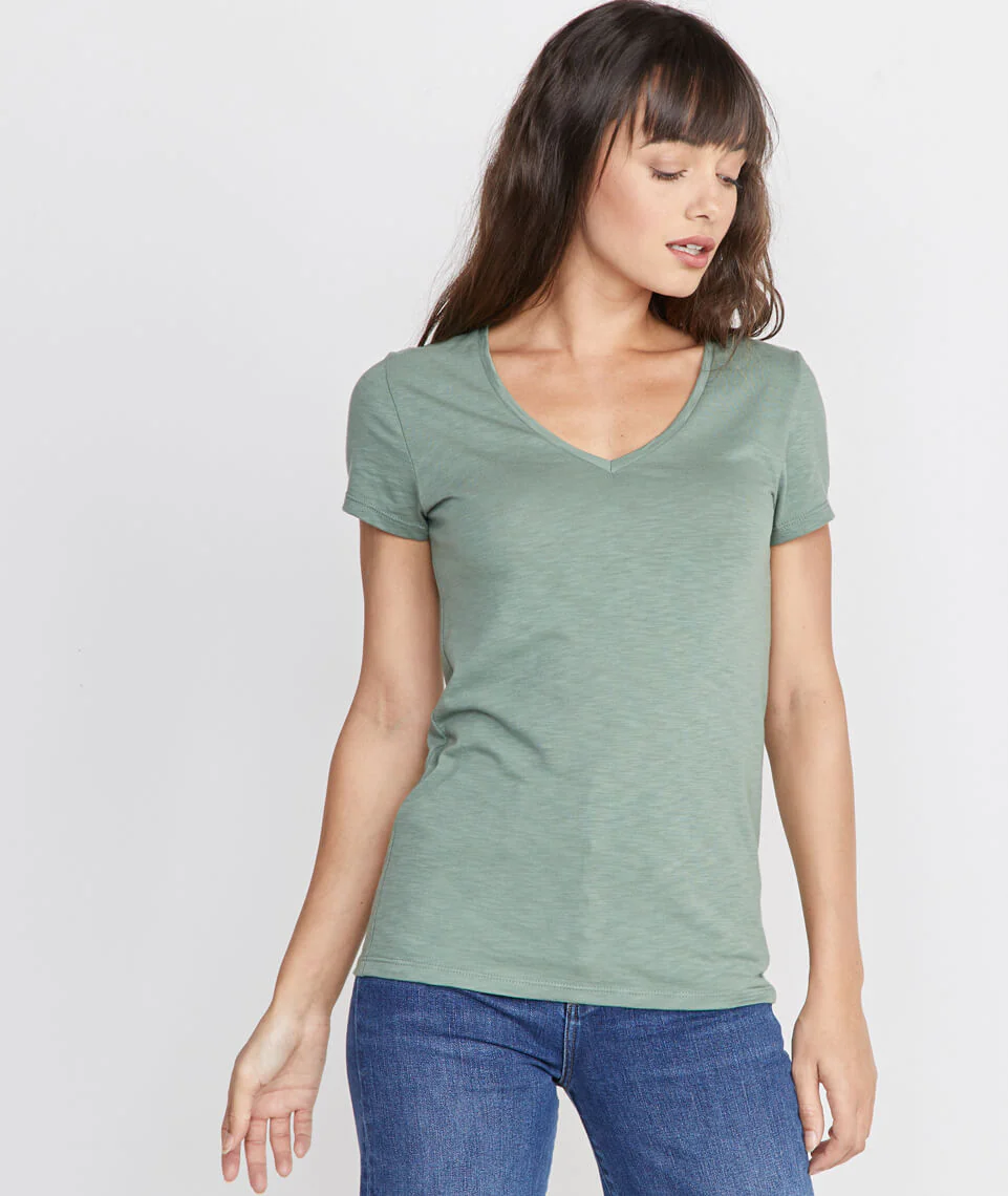V-Neck in Laurel Wreath
