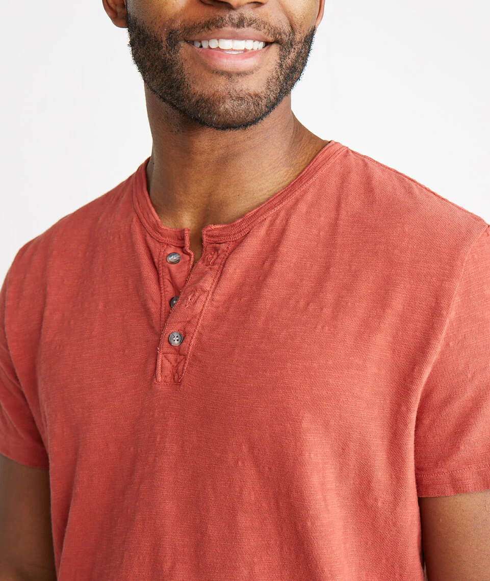 Shortsleeve Henley in Rosewood