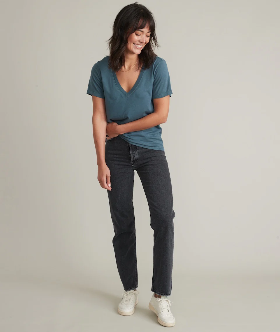 Boyfriend V-Neck Tee in Green Gables