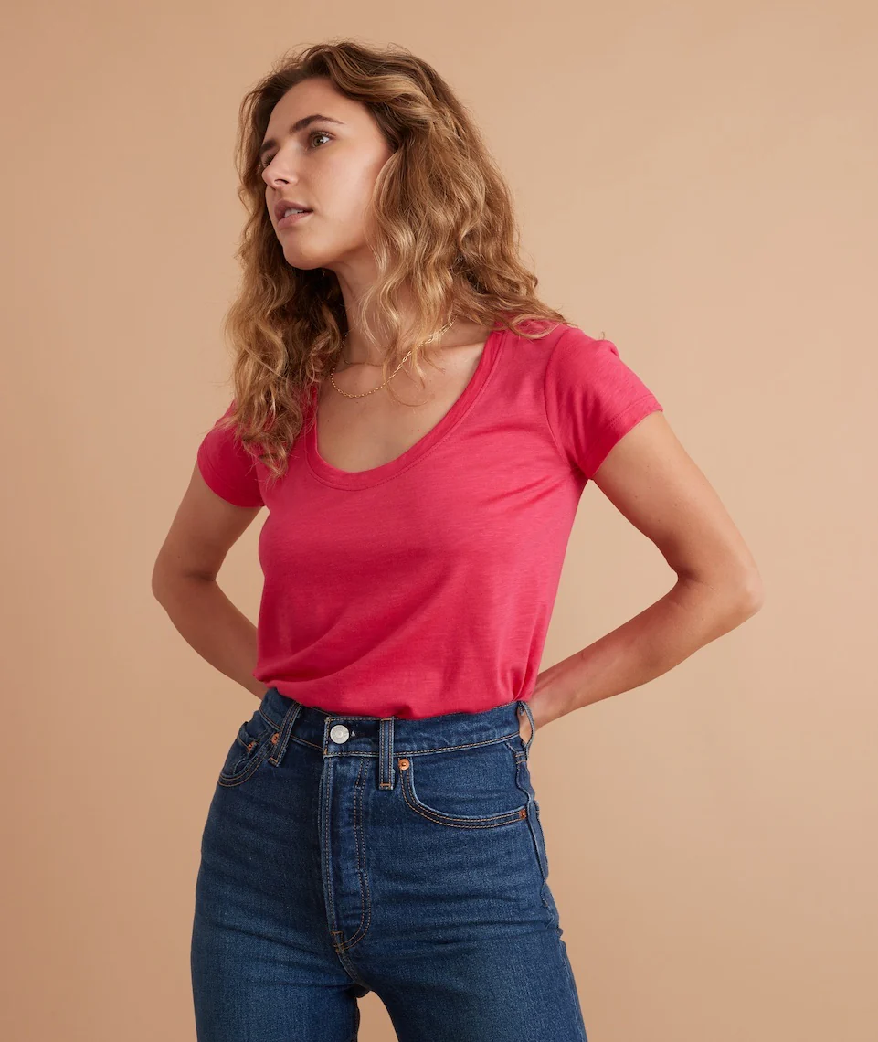 Classic Scoop Neck Tee in Bright Rose