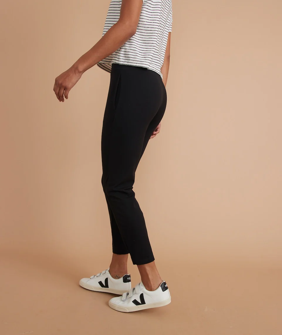 Drift Jogger in Black
