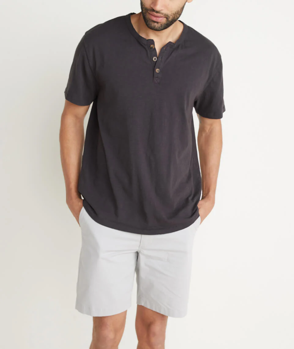Shortsleeve Henley in Faded Black