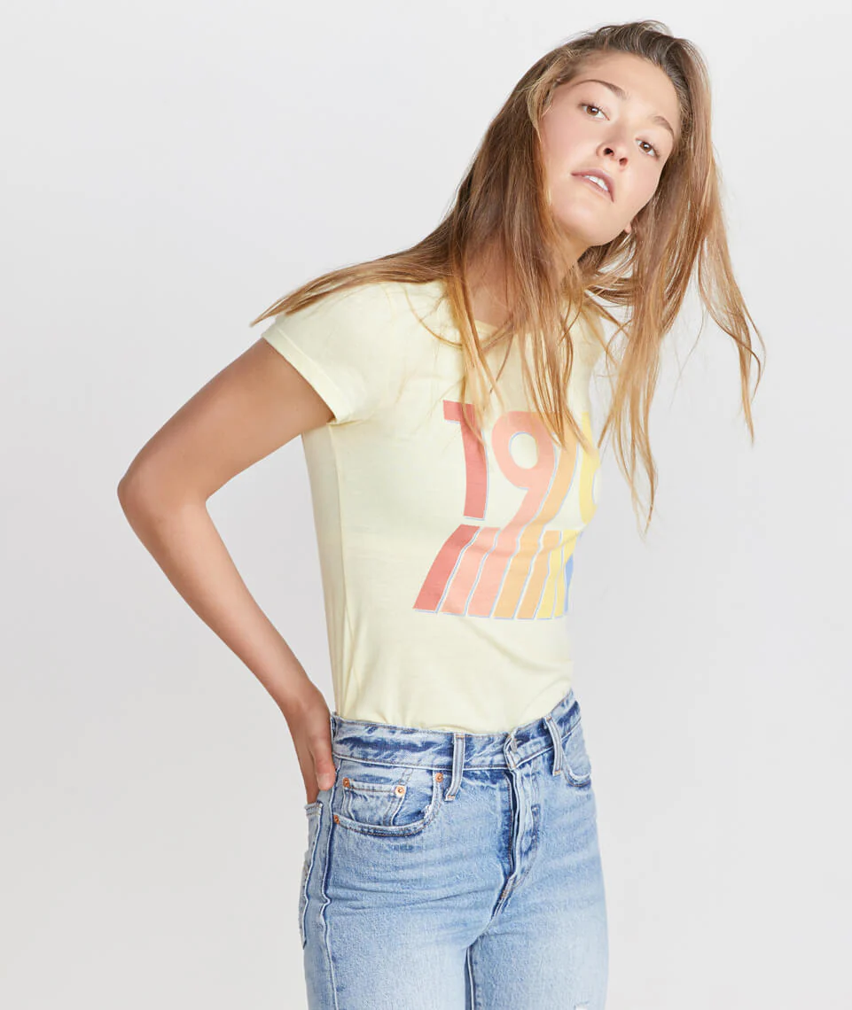 1976 Graphic Tee in Banana