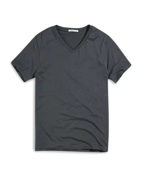 Signature V-Neck in Asphalt