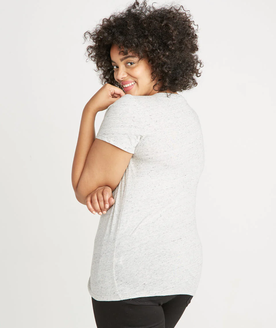 V-Neck in Light Heather Ash