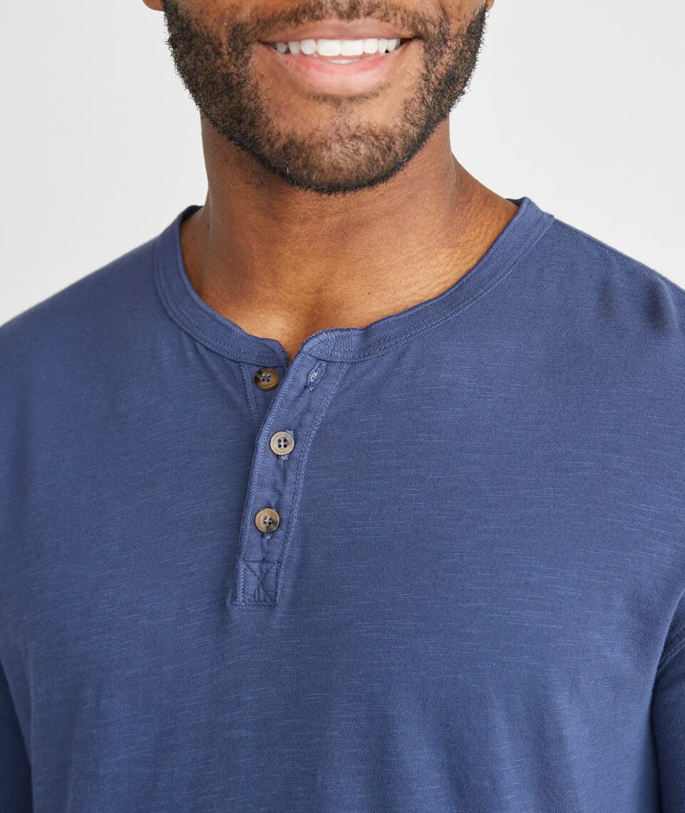 Lightweight Henley in Navy