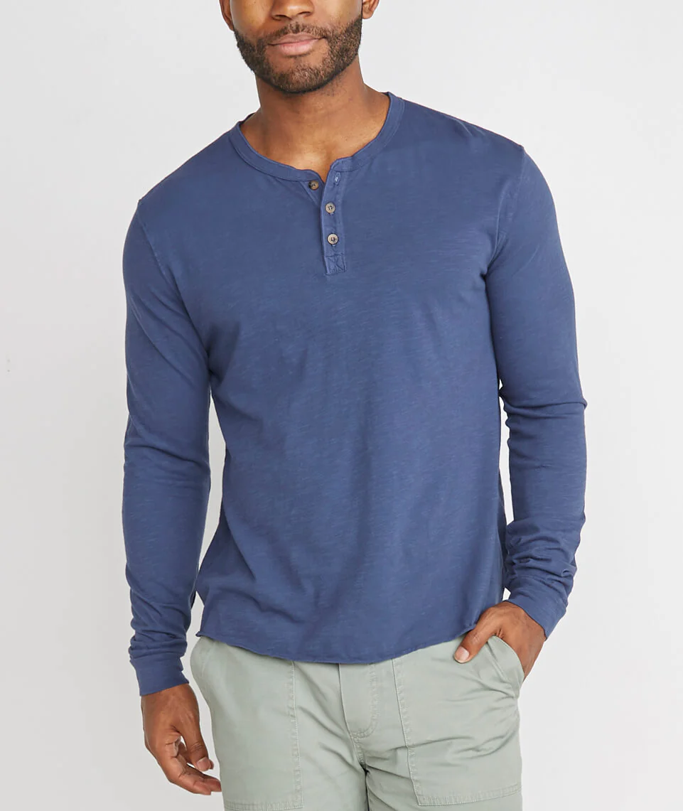 Lightweight Henley in Navy