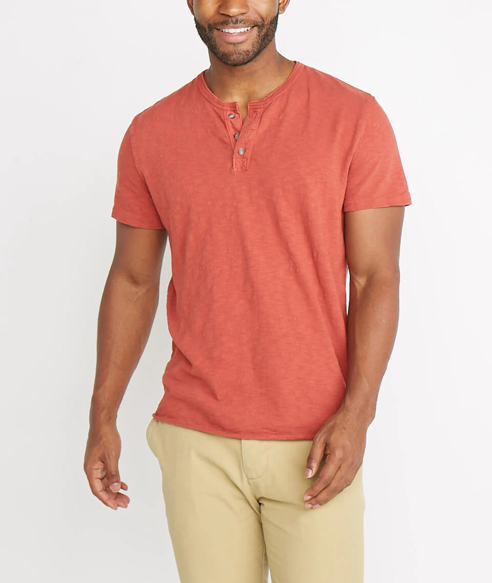 Shortsleeve Henley in Rosewood