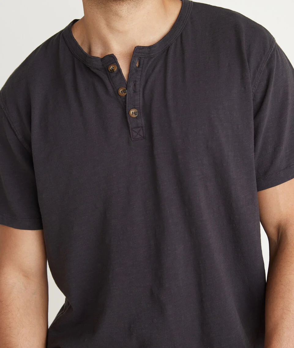 Shortsleeve Henley in Faded Black