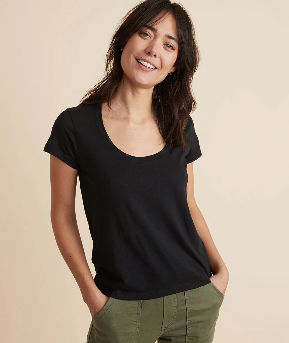 Classic Scoop Neck Tee in Black