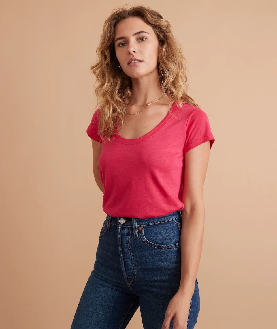Classic Scoop Neck Tee in Bright Rose