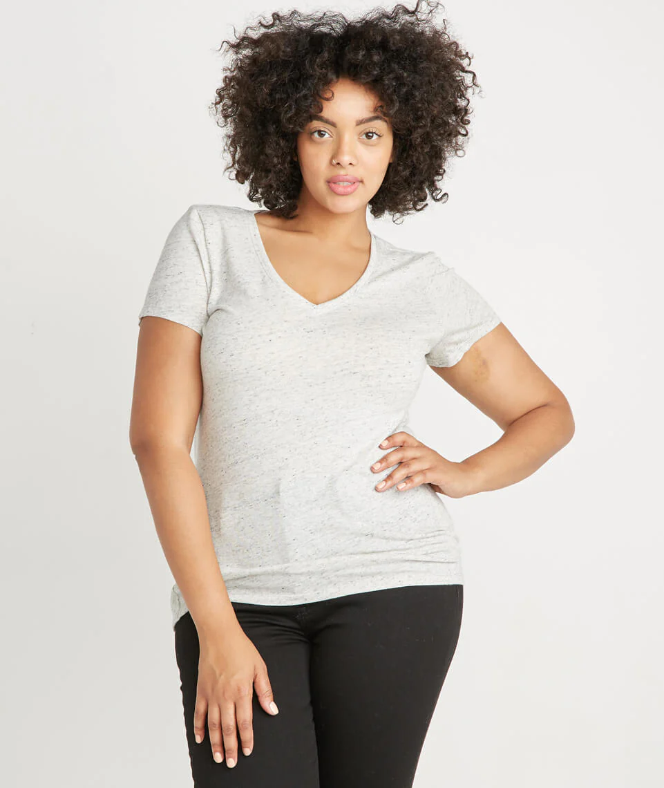 V-Neck in Light Heather Ash
