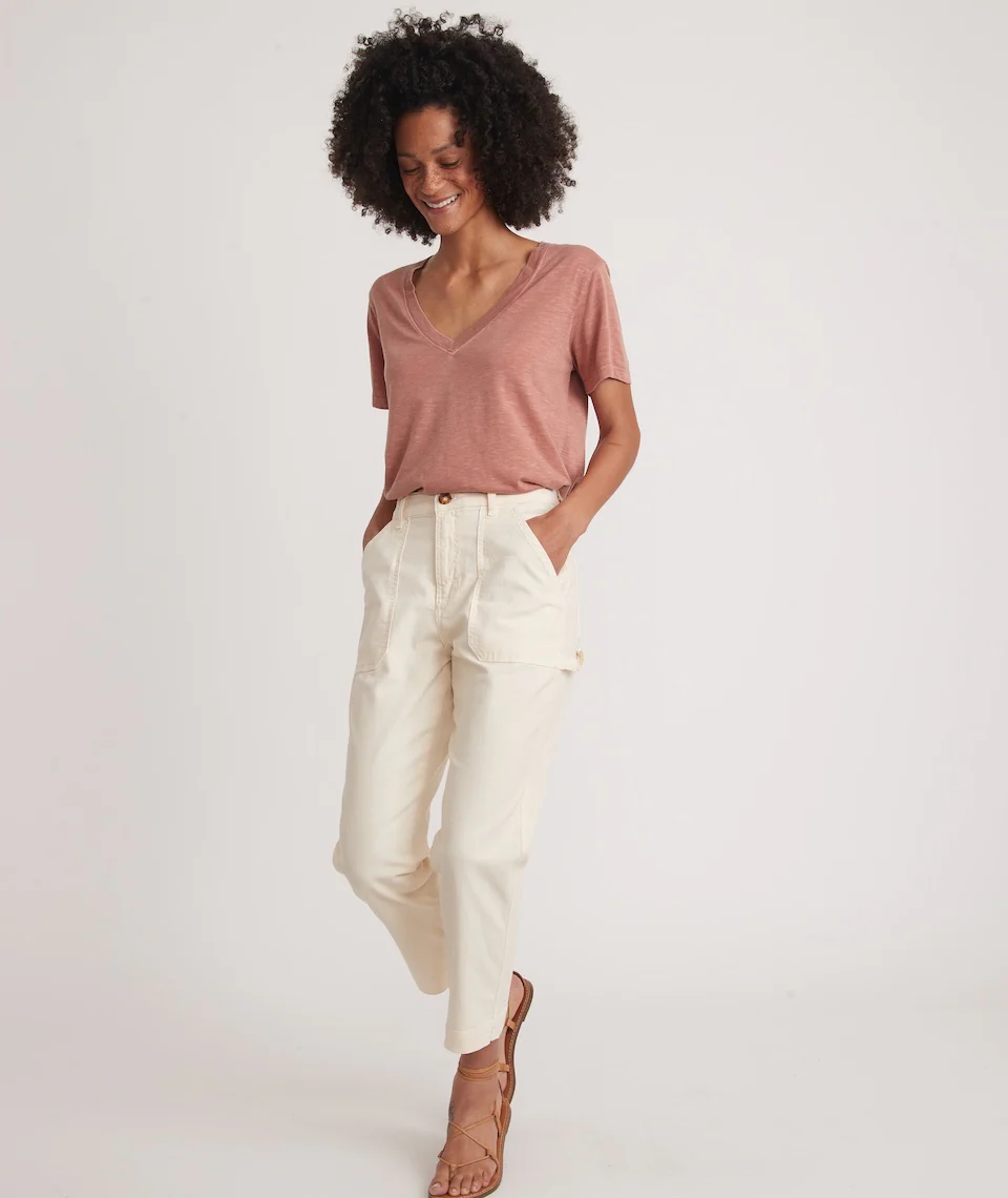 Boyfriend V-Neck Tee in Bombay Brown