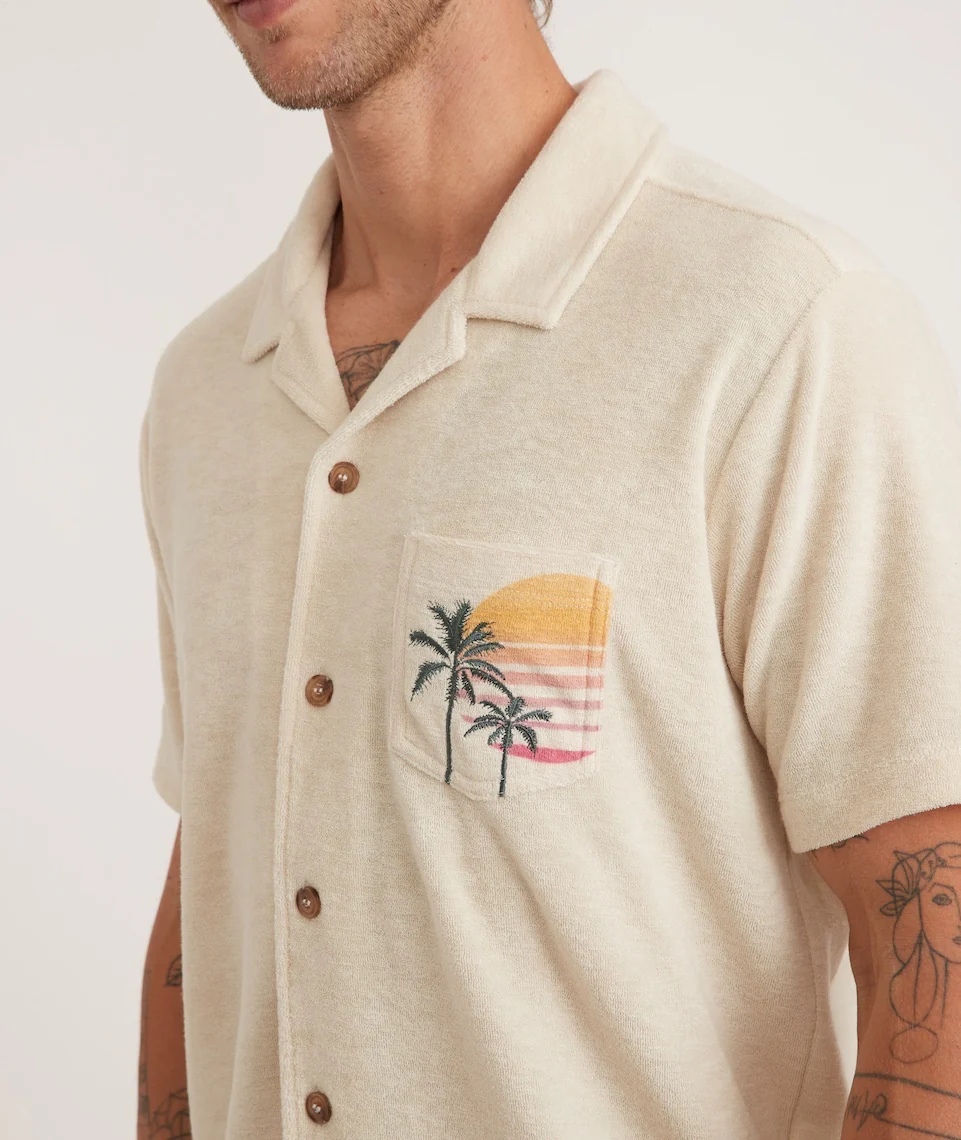 Short Sleeve Terry Out Resort Shirt in Creme Brulee Print