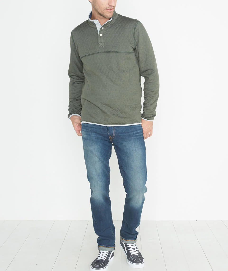 Corbet Reversible Fleece Pullover in Navy / Olive