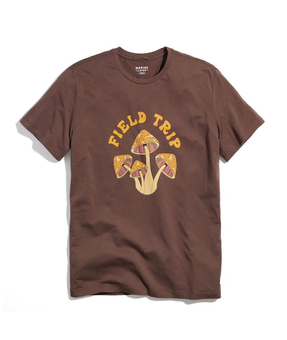 Signature Crew Graphic Tee in Walnut