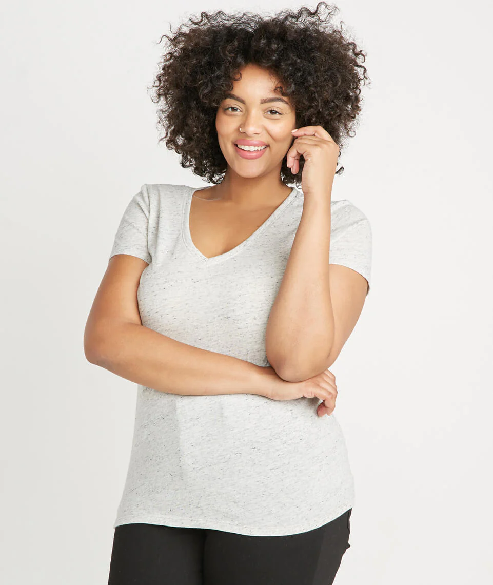 V-Neck in Light Heather Ash