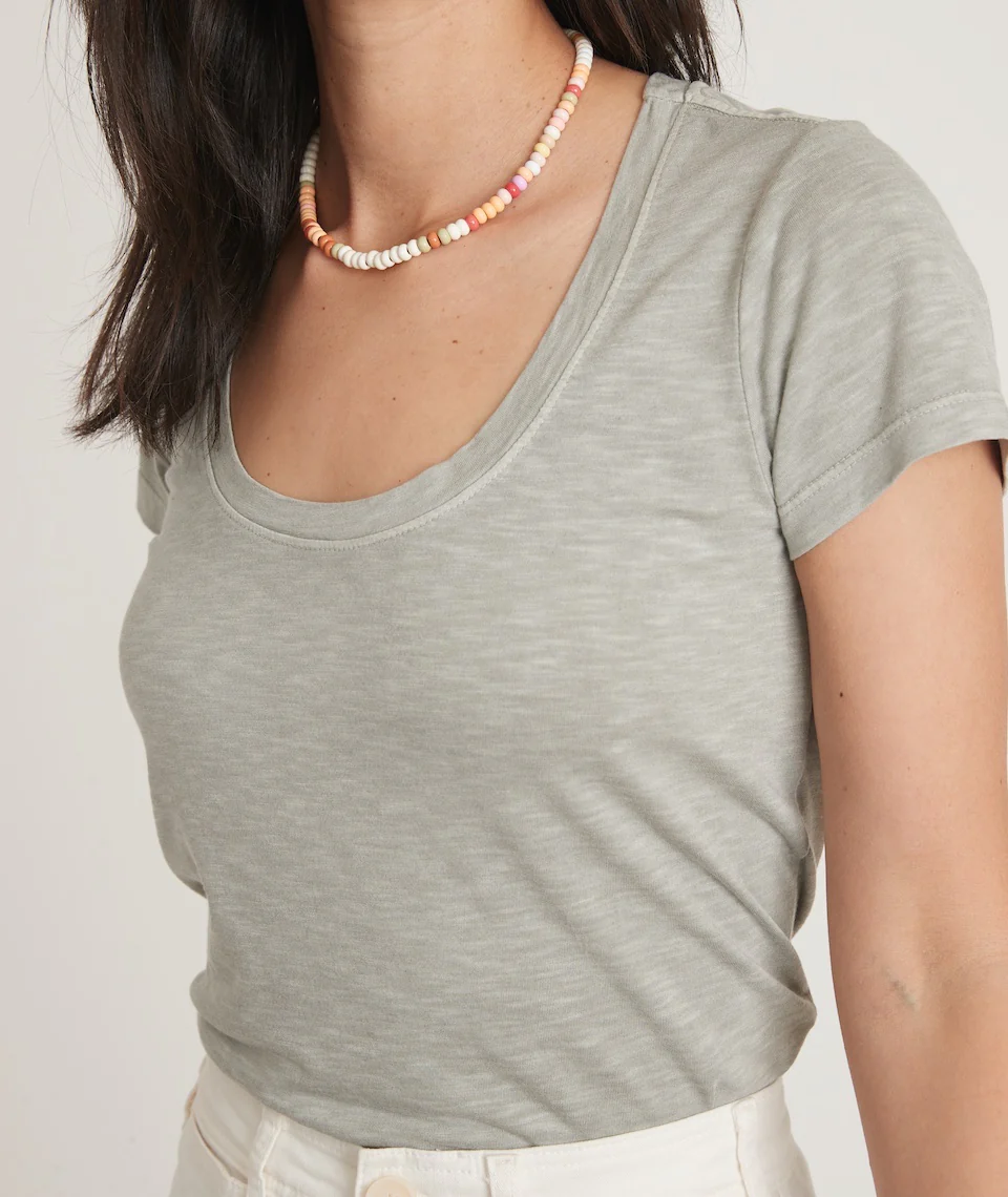 Scoop Neck Tee in Vetiver