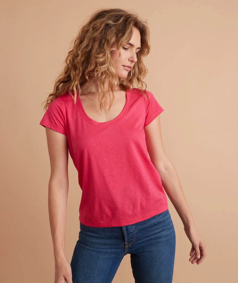 Classic Scoop Neck Tee in Bright Rose