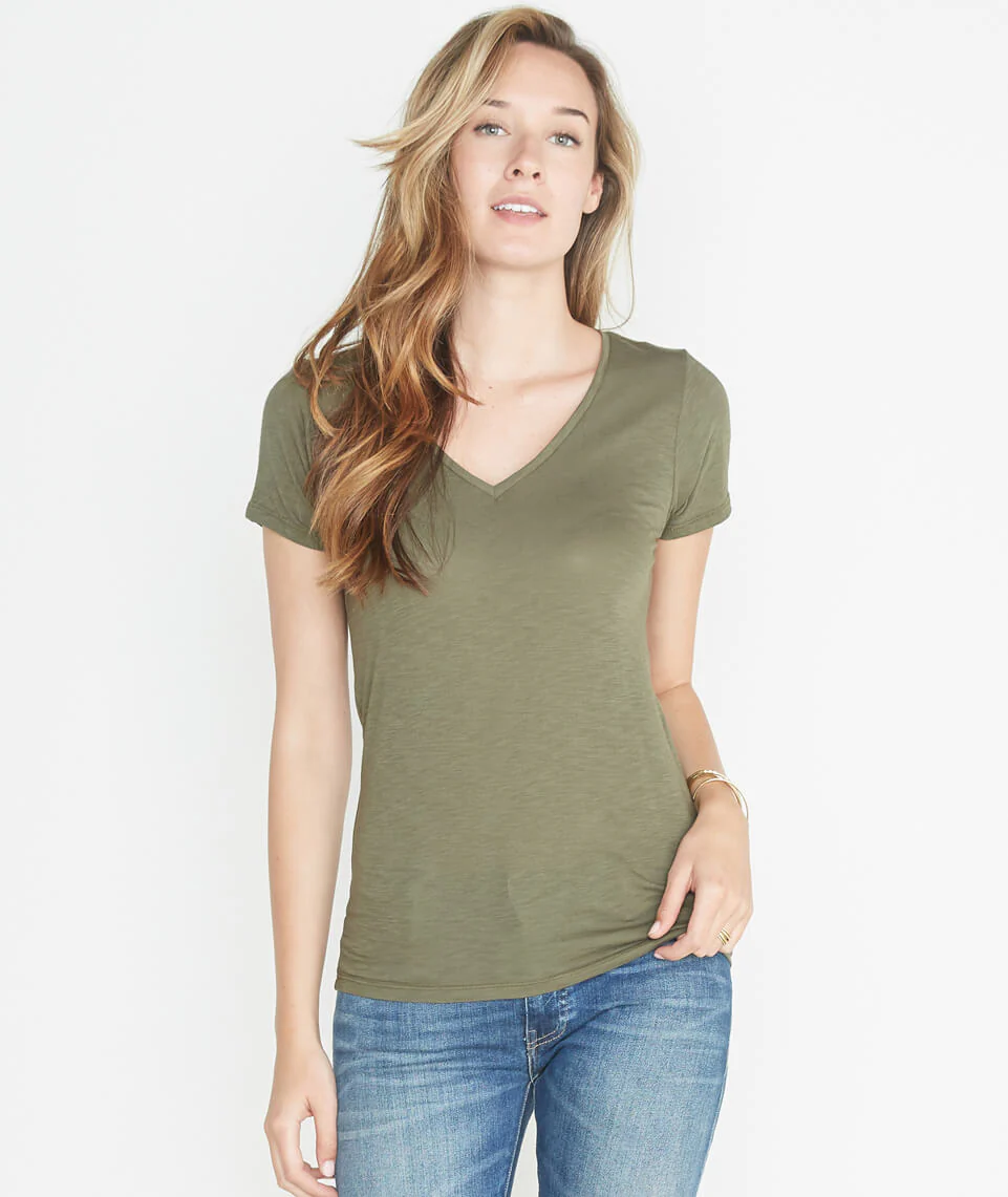 V-Neck in Admiral Green