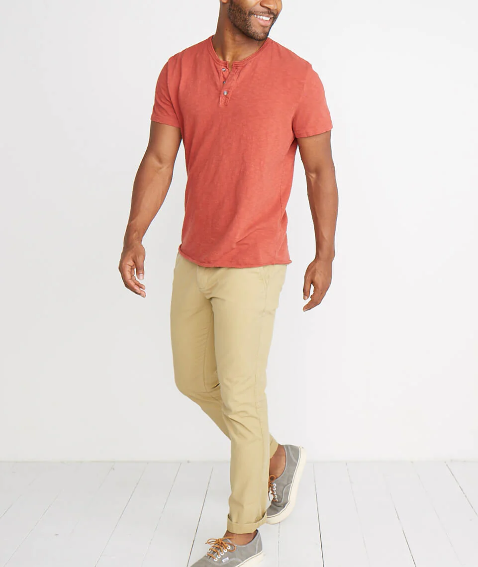 Shortsleeve Henley in Rosewood