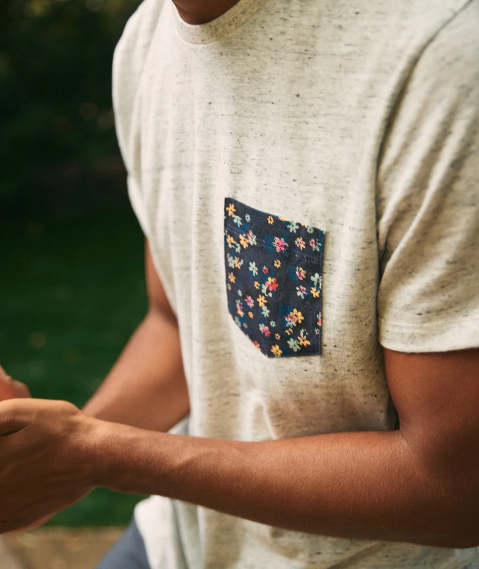 Signature Pocket Tee in Ash Heather