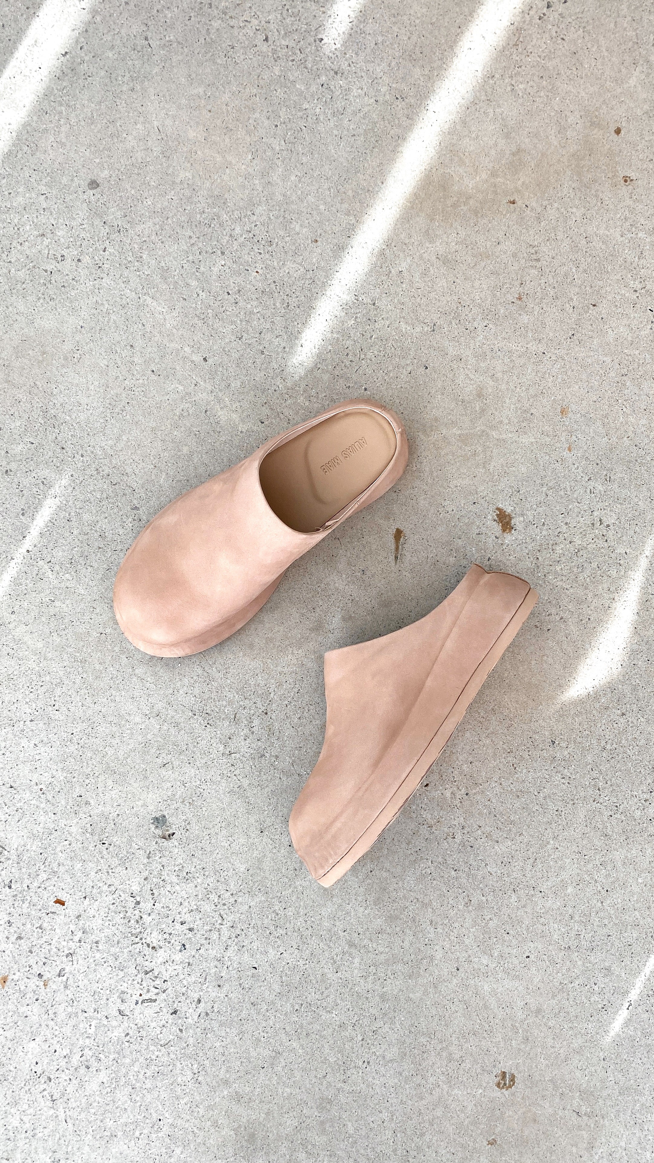 Alias Mae Phoebe Slide - Cream Nubuck