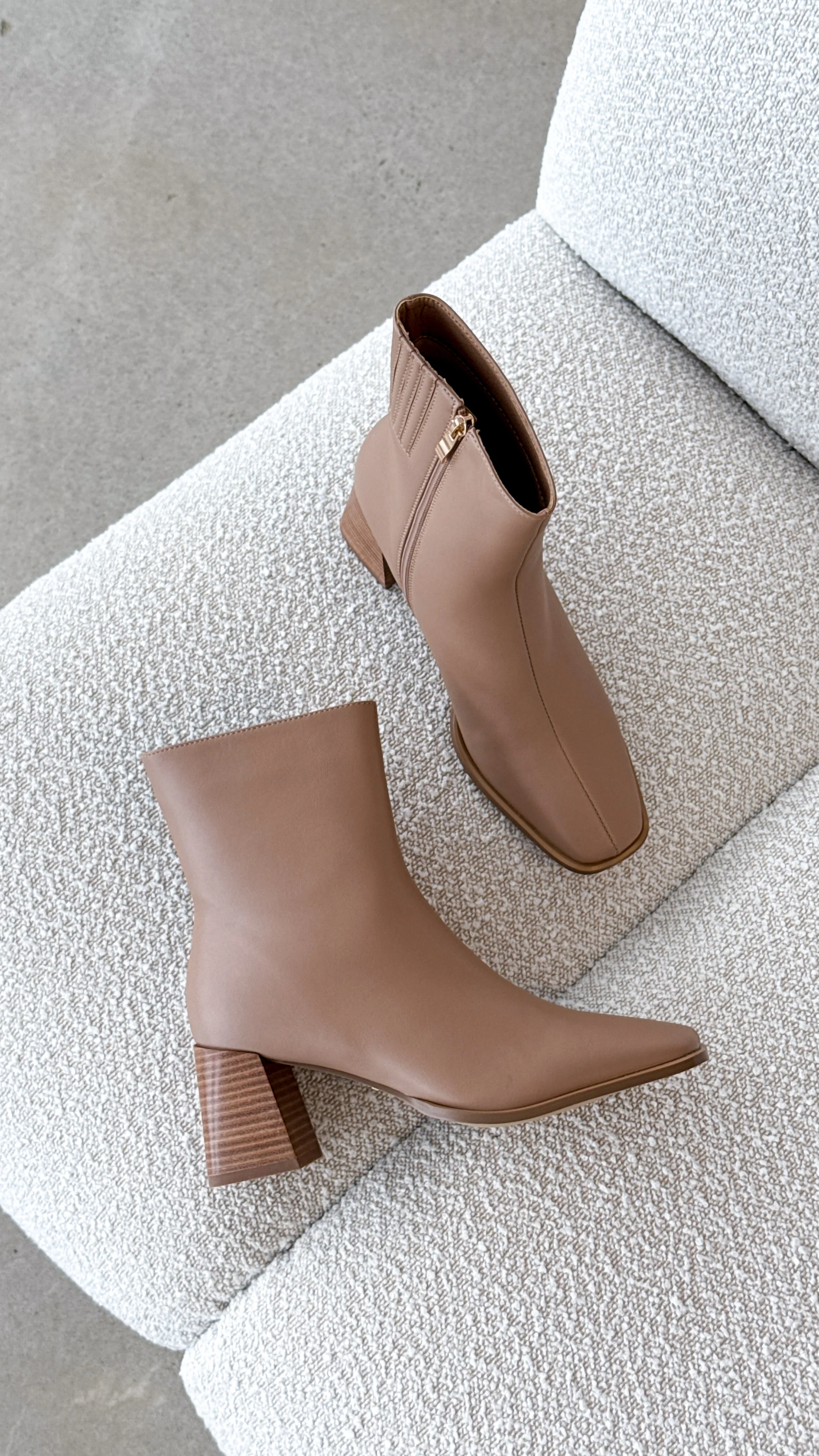 Alania Boots - Almond