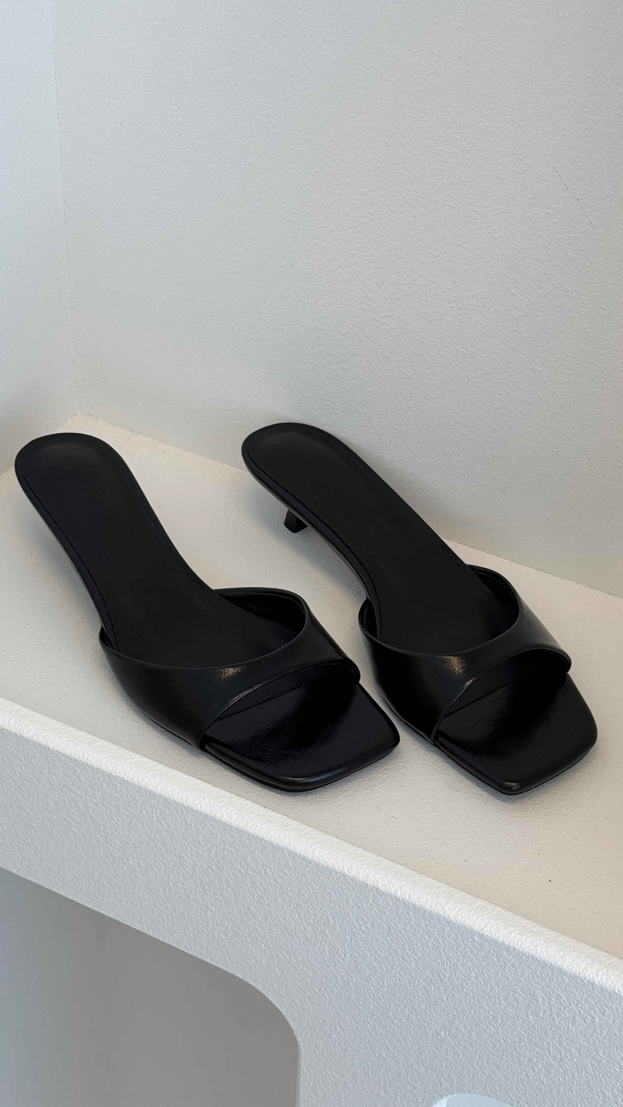 Blossom Heels - Black Shine