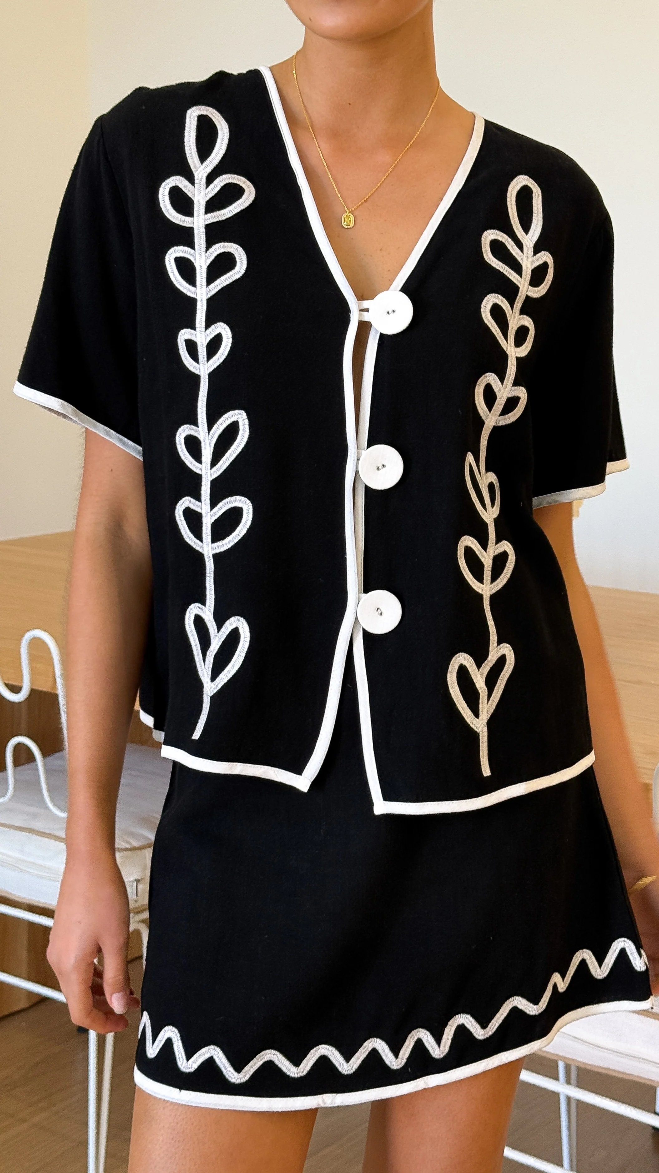 Easton Top - Black / White