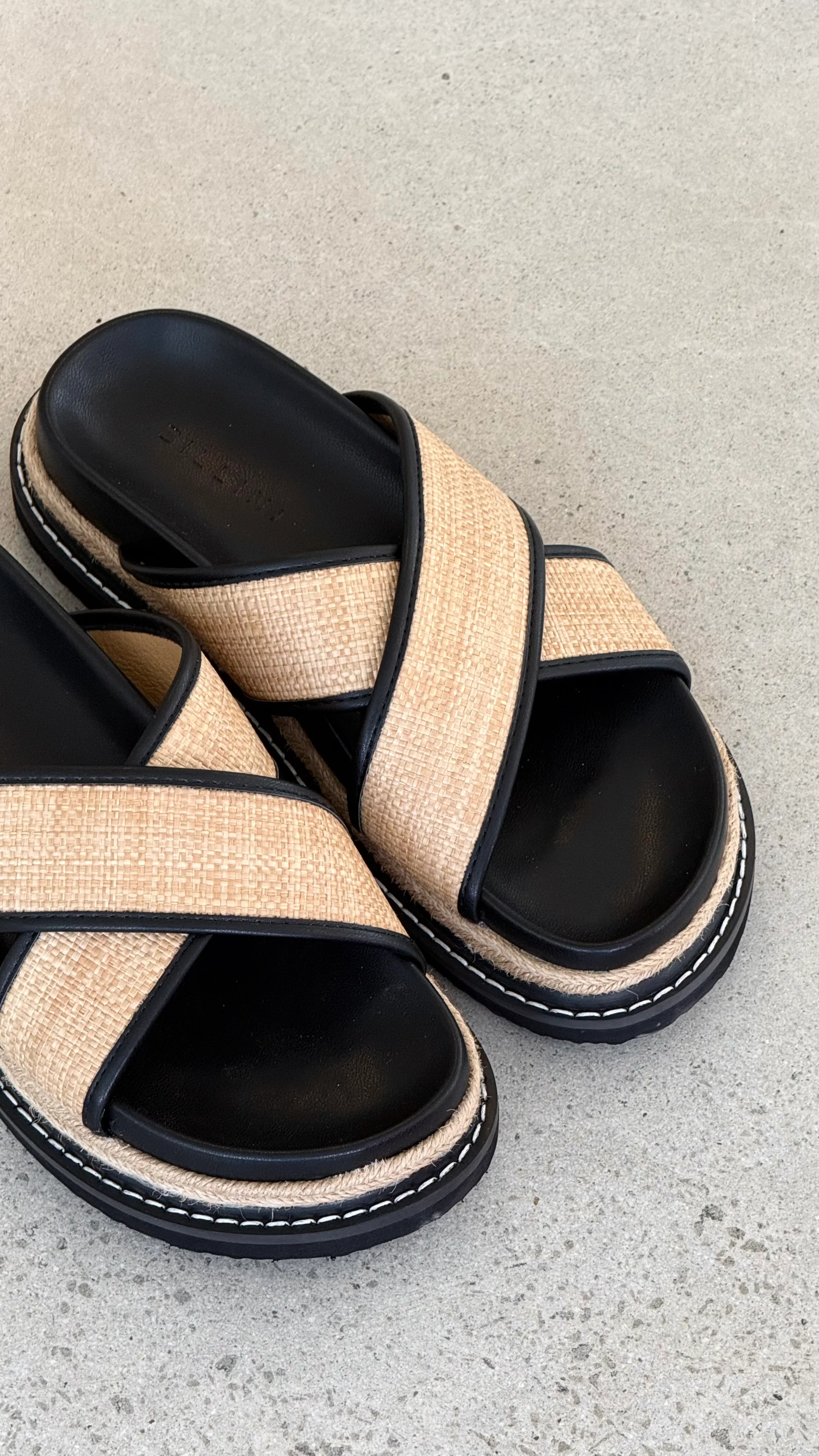 Aysha Slide - Natural Raffia