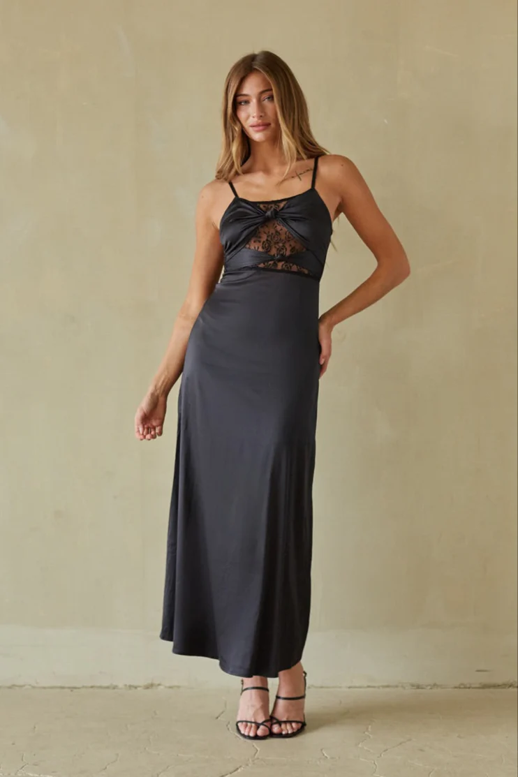 Selma Twist Lace Maxi Dress