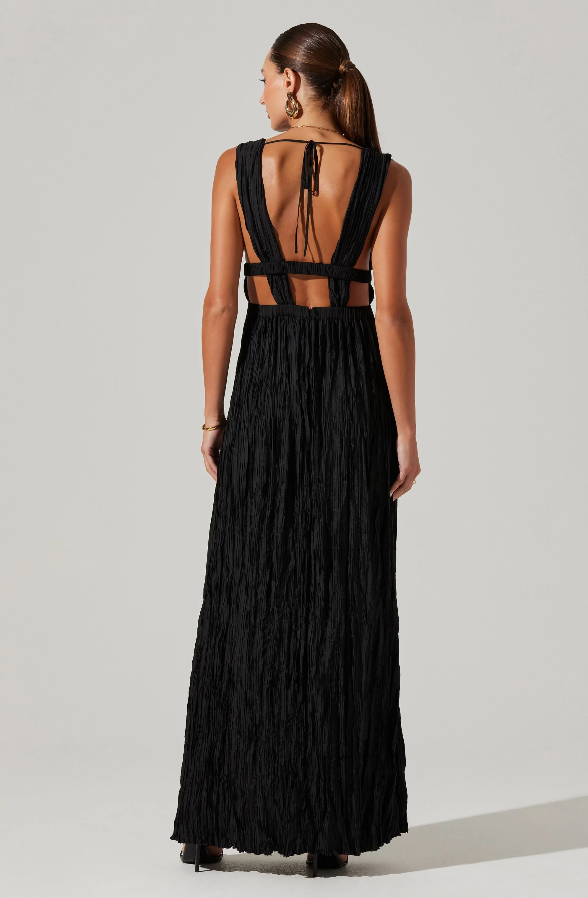 Tesni Pleated Maxi Dress