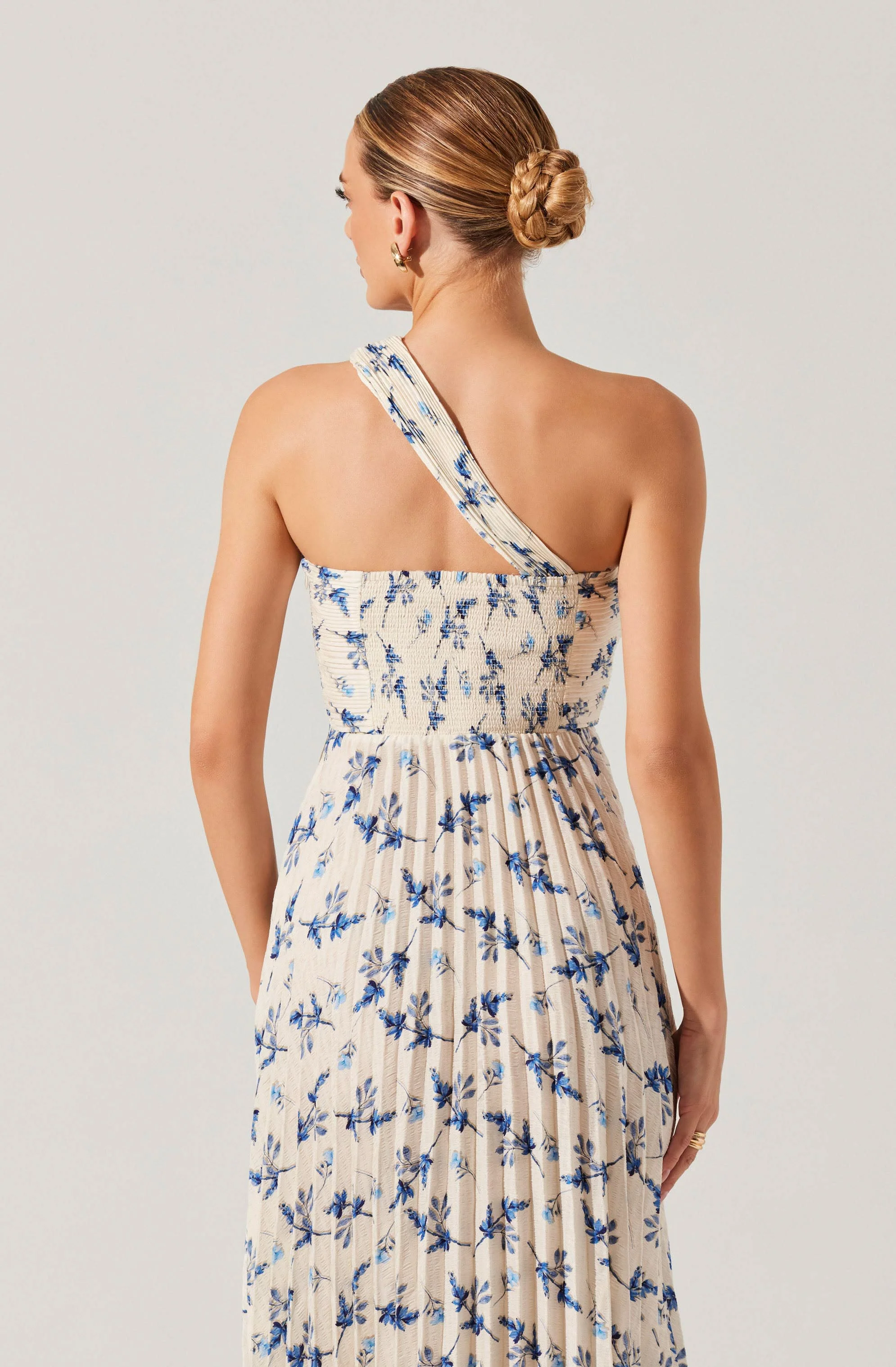 Rasya Pleated Floral Maxi Dress