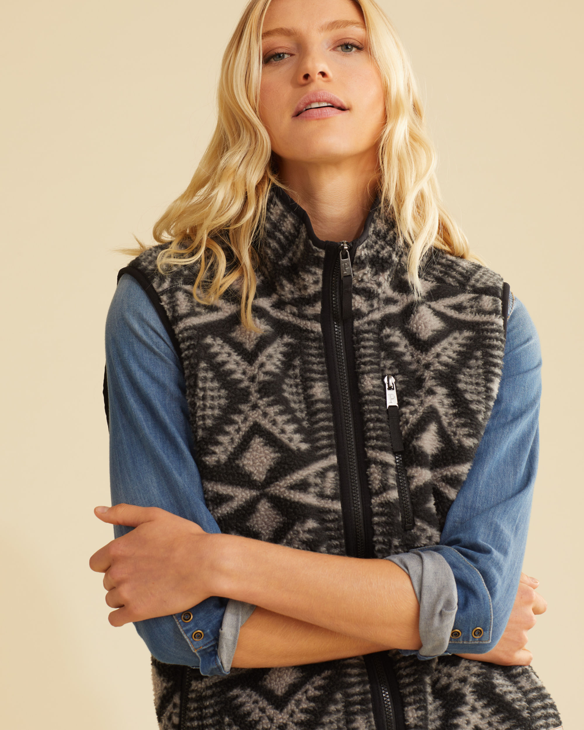 UNISEX FLEECE VEST