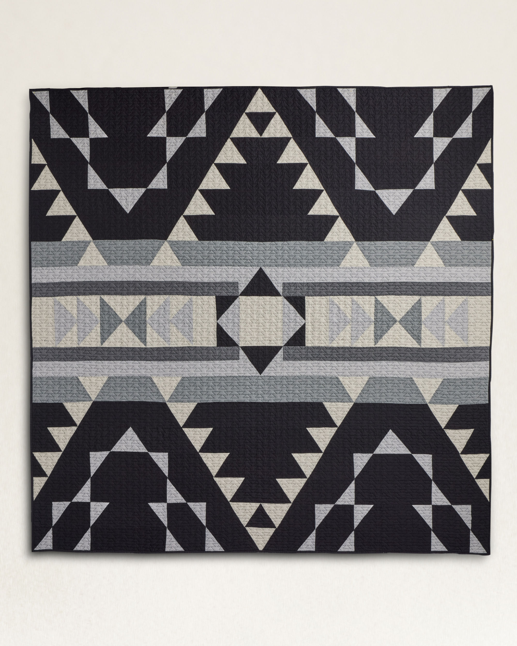 SHADOW PEAK PIECED QUILT SET