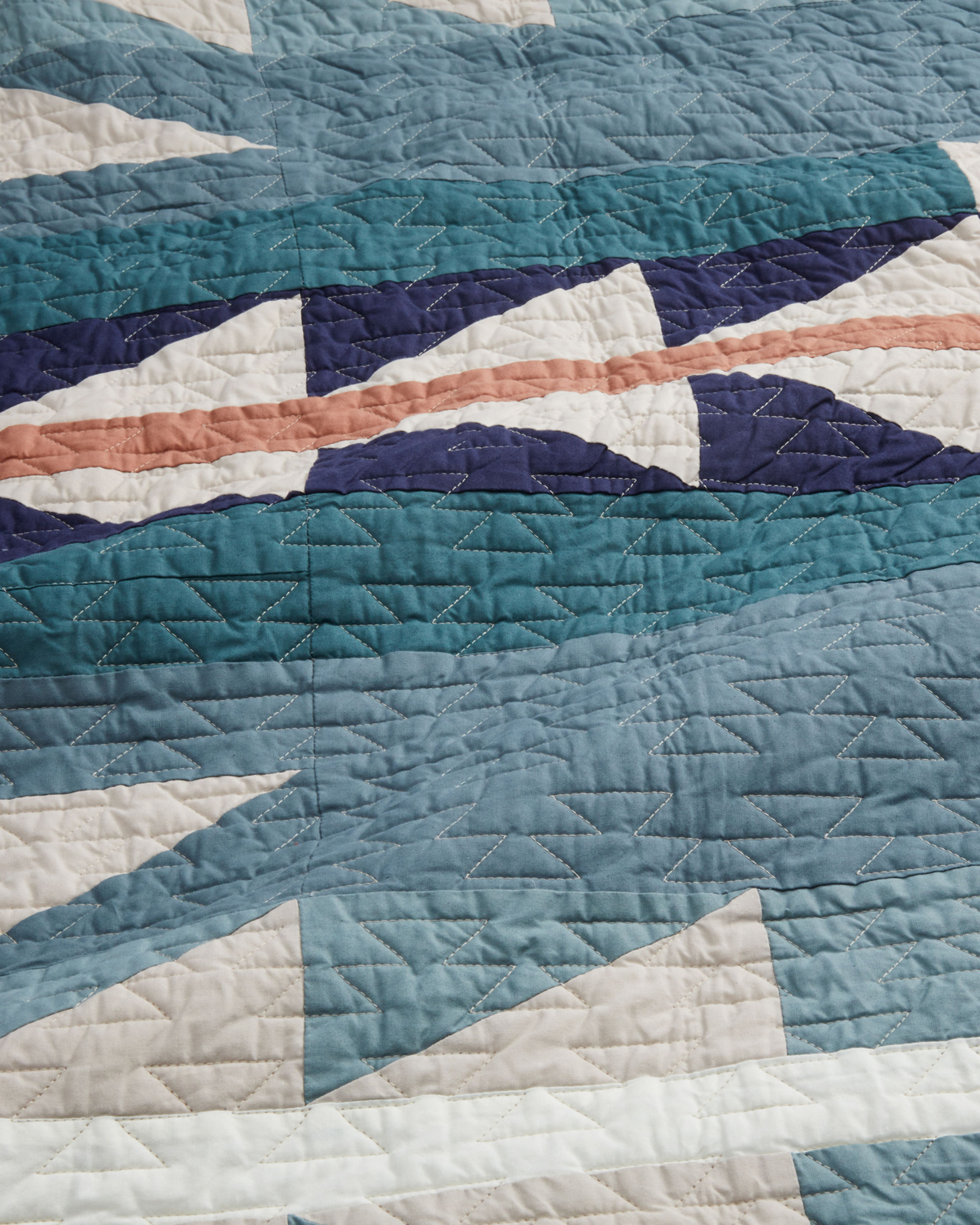 MEDICINE BOW PIECED QUILT SET